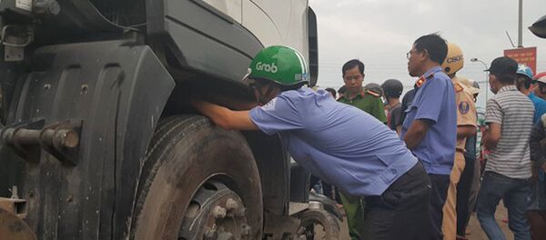 Cơ quan chức năng xác định phanh xe container gây tai nạn không trục trặc Cơ quan chức năng xác định phanh xe container gây tai nạn không trục trặc - Sputnik Việt Nam