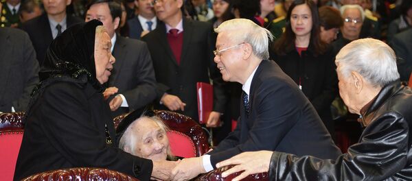 Tổng Bí thư, Chủ tịch nước Nguyễn Phú Trọng cùng các đại biểu. Tổng Bí thư, Chủ tịch nước Nguyễn Phú Trọng cùng các đại biểu. - Sputnik Việt Nam