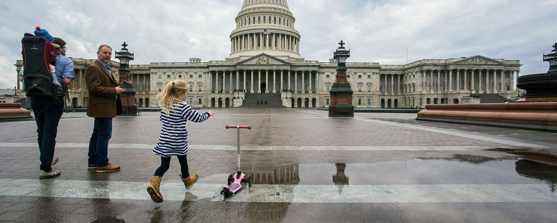 Здание Конгресса США на Капитолийском холме в Вашингтоне - Sputnik Việt Nam, 1920, 10.11.2025