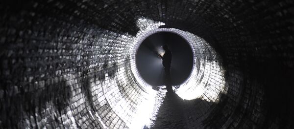 Quái vật béo khổng lồ trong đường ống nước thải ở một thành phố của Anh  - Sputnik Việt Nam