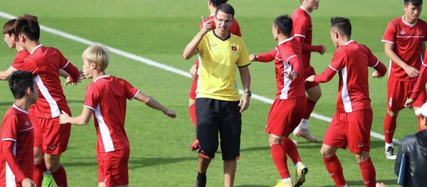 Asian Cup 2019: Đội tuyển Việt Nam tập buổi cuối trên sân Sultan Bin Zayed Nahyan - Sputnik Việt Nam