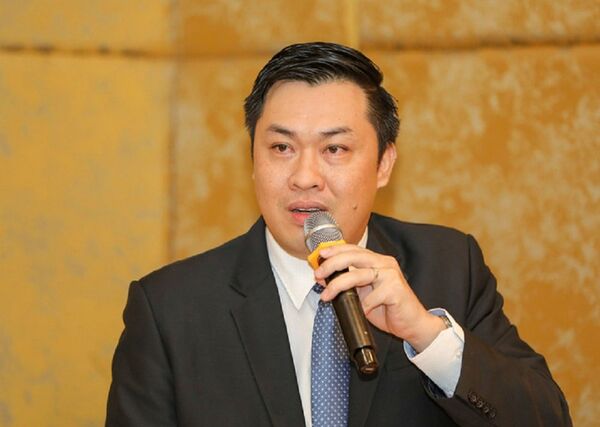 Ông Cao Văn Chóng, phó chủ tịch VFF, tiếp thu góp ý tâm huyết của các đại biểu với bóng đá VN tại cuộc tọa đàm - Sputnik Việt Nam