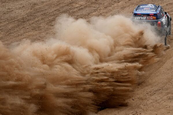 Tay đua Ba Lan Jakub Przygonski và tay đua thứ 2 Tom Colsoul đến từ Bỉ trong chặng thứ 4 của cuộc đuaDakar Rally 2019, Peru - Sputnik Việt Nam