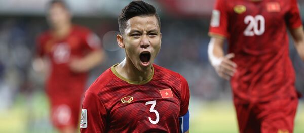 Đội trưởng Quế Ngọc Hải ghi bàn nâng tỷ số lên 2-0 cho đội tuyển Việt Nam. Đội trưởng Quế Ngọc Hải ghi bàn nâng tỷ số lên 2-0 cho đội tuyển Việt Nam. - Sputnik Việt Nam