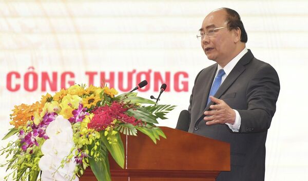 Thủ tướng đến dự Hội nghị triển khai nhiệm vụ năm 2019 của Bộ Công Thương.  - Sputnik Việt Nam