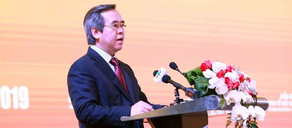 Đồng chí Nguyễn Văn Bình, Ủy viên Bộ Chính trị, Bí thư Trung ương Đảng, Trưởng Ban Kinh tế Trung ương phát biểu khai mạc hội thảo. - Sputnik Việt Nam