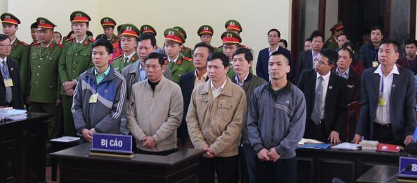 Các bị cáo tại phiên tòa. - Sputnik Việt Nam