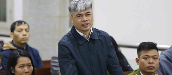 Bị án Nguyễn Xuân Sơn, nguyên Tổng giám đốc Ngân hàng Đại Dương – Oceanbank, người có trách nhiệm liên quan được triệu tập đến tòa. - Sputnik Việt Nam