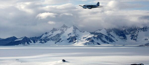 Dãy núi Voltadt ở Nam Cực, trong khu vực có trạm khoa học Nga Novolazarevskaya - Sputnik Việt Nam