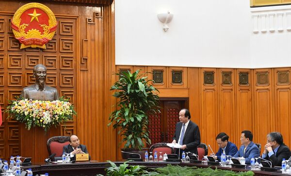 Bộ trưởng, Chủ nhiệm VPCP Mai Tiến Dũng trình bày báo cáo tại cuộc họp Bộ trưởng, Chủ nhiệm VPCP Mai Tiến Dũng trình bày báo cáo tại cuộc họp - Sputnik Việt Nam