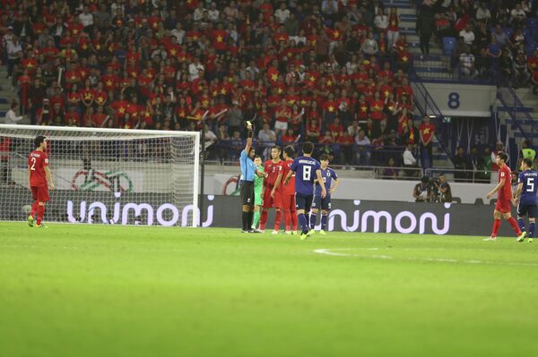 Công nghệ Var đã tạo cơ hội cho đội tuyển Nhật Bản hưởng quả phạt đền. Công nghệ Var đã tạo cơ hội cho đội tuyển Nhật Bản hưởng quả phạt đền. - Sputnik Việt Nam