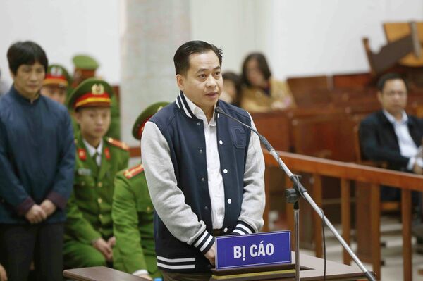 Bị cáo Phan Văn Anh Vũ (sinh ngày 02/11/1975, Chủ tịch HĐQT Công ty Xây dựng Bắc Nam 79; nguyên Chủ tịch HĐQT Công ty Nova Bắc Nam 79; cựu Thượng tá, Phó trưởng phòng Tổng cục V, Bộ Công an) khai báo trước tòa. Bị cáo Phan Văn Anh Vũ (sinh ngày 02/11/1975, Chủ tịch HĐQT Công ty Xây dựng Bắc Nam 79; nguyên Chủ tịch HĐQT Công ty Nova Bắc Nam 79; cựu Thượng tá, Phó trưởng phòng Tổng cục V, Bộ Công an) khai báo trước tòa. - Sputnik Việt Nam