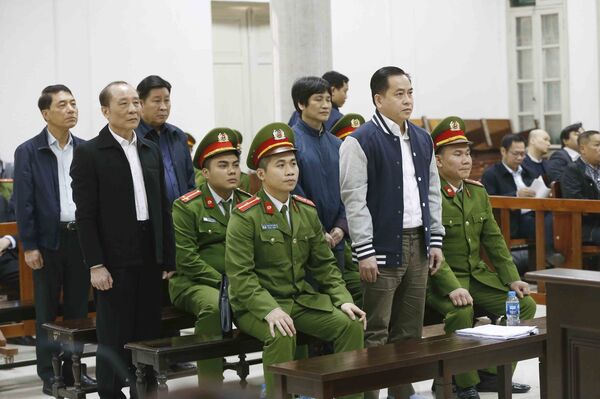 Các bị cáo tại phiên tòa xét xử sơ thẩm. Các bị cáo tại phiên tòa xét xử sơ thẩm. - Sputnik Việt Nam