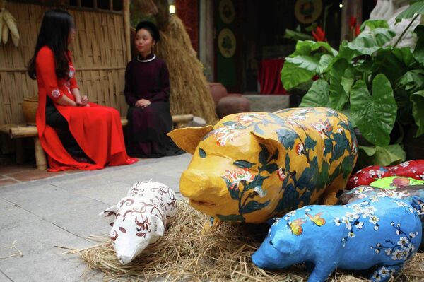 Chú lợn, linh vật biểu tượng của năm Kỷ Hợi tượng trưng cho cuộc sống no đủ, sung túc.  - Sputnik Việt Nam