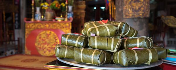 Bàn thờ cúng tổ tiên ngày Tết Bàn thờ cúng tổ tiên ngày Tết - Sputnik Việt Nam