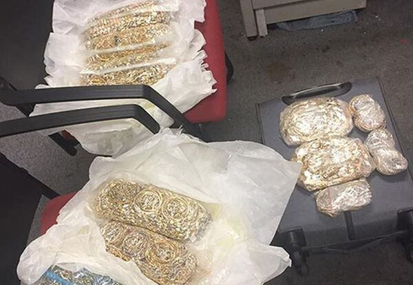 Số vàng trang sức bị lực lượng chức năng bắt giữ - Sputnik Việt Nam