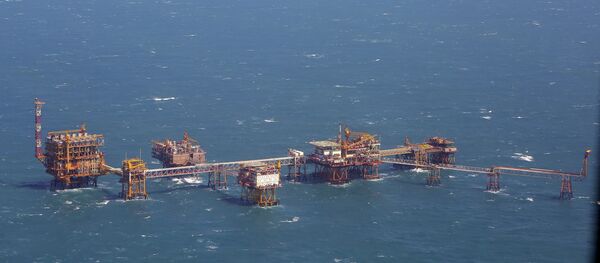 Giàn khoan của Liên doanh Vietsovpetro tại mỏ Bạch Hổ (Bà Rịa – Vũng Tàu). Giàn khoan của Liên doanh Vietsovpetro tại mỏ Bạch Hổ (Bà Rịa – Vũng Tàu). - Sputnik Việt Nam