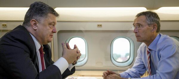 Jens Stoltenberg và Petr Poroshenko - Sputnik Việt Nam