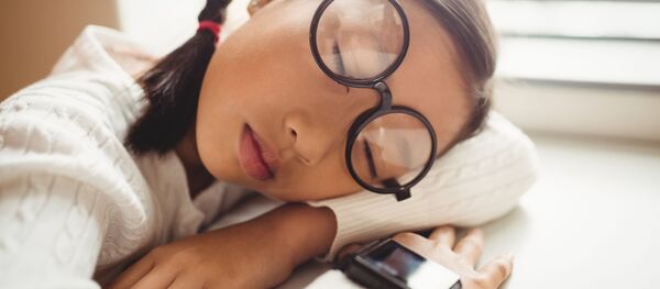 Có thể học ngoại ngữ khi đang ngủ không? Có thể học ngoại ngữ khi đang ngủ không? - Sputnik Việt Nam