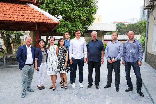 Đặng Văn Lâm gặp gỡ với đại sứ quán Liên bang Nga tại Việt Nam - Sputnik Việt Nam