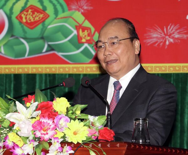 Thủ tướng Nguyễn Xuân Phúc phát biểu, chúc Tết các lực lượng vũ trang thành phố Đà Nẵng.  - Sputnik Việt Nam