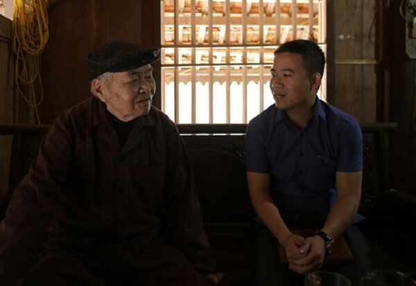 Cụ Trương Phúc Chủ kể lại những ngày tháng tham gia khai thác đá đỏ xây Lăng Bác Hồ với phóng viên - Sputnik Việt Nam