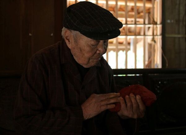 Viên đá hồng ngọc được cụ Chủ nâng niu, bảo vệ hơn 40 năm qua - Sputnik Việt Nam