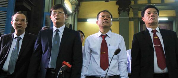 Đại diện Vinasun với tư cách là nguyên đơn trong vụ kiện Grab Việt Nam lần thứ 3 Đại diện Vinasun với tư cách là nguyên đơn trong vụ kiện Grab Việt Nam lần thứ 3 - Sputnik Việt Nam