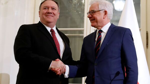 Ông Pompeo và Bộ trưởng Ngoại giao Ba Lan Jacek Czaputovich - Sputnik Việt Nam