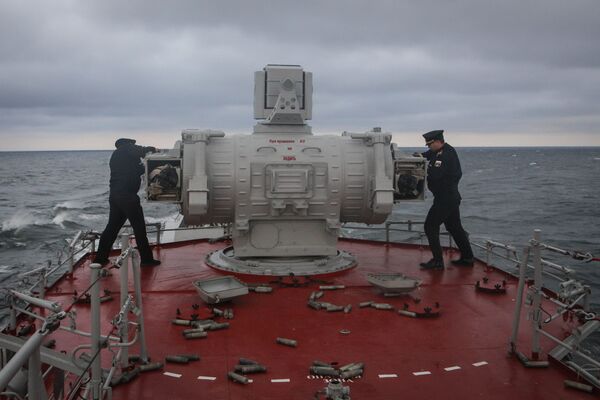 Tổ hợp pháo phòng không có độ chính xác cao Palash trên tàu Dagestan - Sputnik Việt Nam