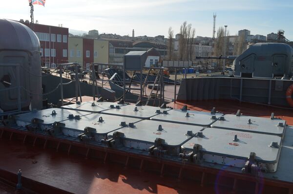 Bệ phóng tên lửa Kalibr-NK trên tàu tên lửa Dagestan  - Sputnik Việt Nam