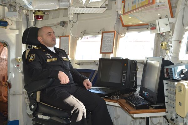 Chỉ huy tàu tên lửa Dagestan, thuyền trưởng hạng 2 Ayup Dadaev - Sputnik Việt Nam