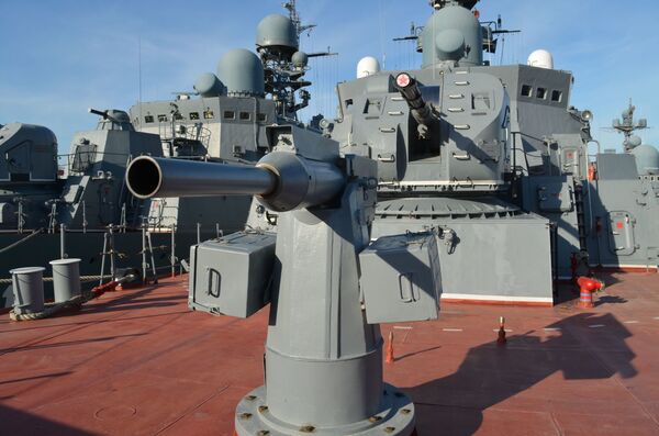 Pháo lễ trên tàu Dagestan - Sputnik Việt Nam
