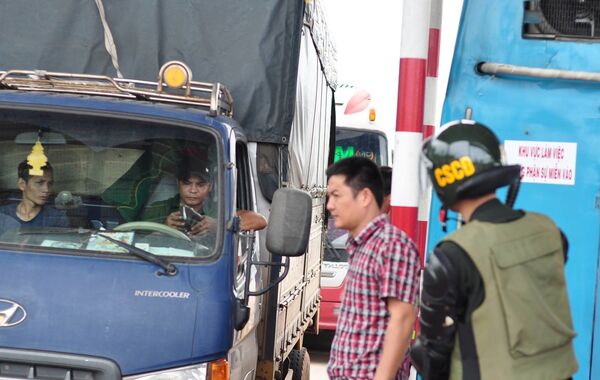 BOT Biên Hòa lập quầy thu phí riêng cho tài xế dùng tiền lẻ BOT Biên Hòa lập quầy thu phí riêng cho tài xế dùng tiền lẻ - Sputnik Việt Nam