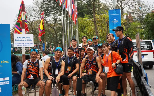Lễ hội Bơi chải thuyền rồng truyền thống ở Hà Nội Lễ hội Bơi chải thuyền rồng truyền thống ở Hà Nội - Sputnik Việt Nam