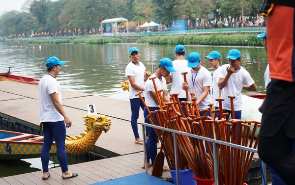 Lễ hội Bơi chải thuyền rồng truyền thống ở Hà Nội - Sputnik Việt Nam