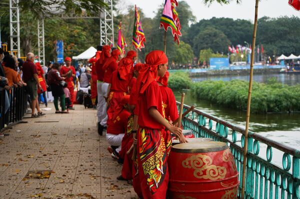 Lễ hội Bơi chải thuyền rồng truyền thống ở Hà Nội Lễ hội Bơi chải thuyền rồng truyền thống ở Hà Nội - Sputnik Việt Nam