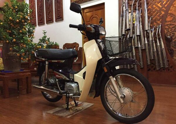 Chiếc Honda Dream Thái có giá đến 12 cây vàng (khoảng 450 triệu đồng) - Sputnik Việt Nam