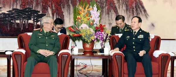 Thượng tướng, Thứ trưởng Bộ Quốc phòng Nguyễn Chí Vịnh chào xã giao Thượng tướng Ngụy Phượng Hòa (Wei Fenghe), Ủy viên Quân ủy Trung ương, Ủy viên Quốc vụ, Bộ trưởng Bộ Quốc phòng Trung Quốc. - Sputnik Việt Nam