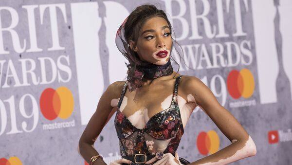 Người mẫu Winnie Harlow tại lễ trao giải Brit Awards ở London - Sputnik Việt Nam