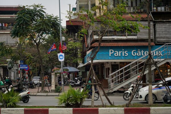 Cờ Mỹ, cờ Triều Tiên và cờ Việt Nam - Sputnik Việt Nam