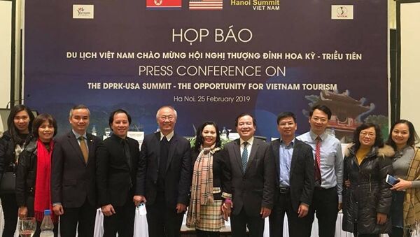 Ông Võ Anh Tài Cùng Lãnh đạo Bộ Văn hoá, Thể thao và Du lịch, Tổng cục Du lịch Việt Nam, Hiệp hội Du lịch Việt Nam tại Họp báo quốc tế. - Sputnik Việt Nam