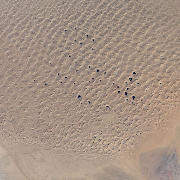 Hoang mạc Badyn-Jaran ở Trung Quốc nhìn từ không gian - Sputnik Việt Nam