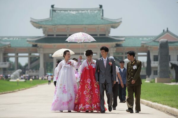 Đám cưới ở Bắc Triều Tiên Đám cưới ở Bắc Triều Tiên - Sputnik Việt Nam