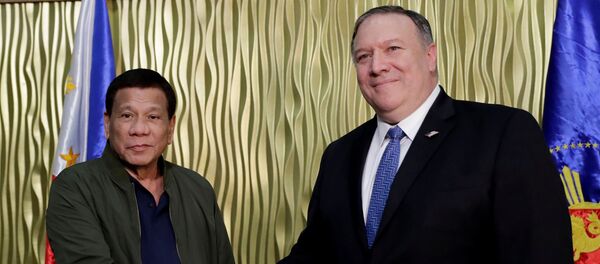 Rodrigo Duterte và Mike Pompeo - Sputnik Việt Nam