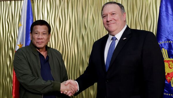 Rodrigo Duterte và Mike Pompeo - Sputnik Việt Nam