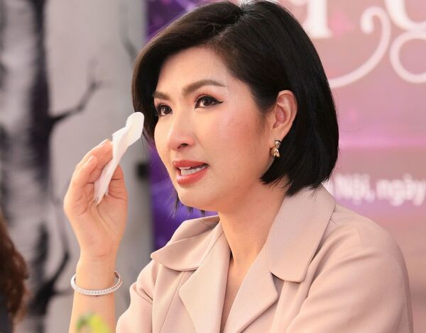 Nguyễn Hồng Nhung gọi scandal trong quá khứ là cơn ác mộng, là vết nhơ không thể gột rửa. - Sputnik Việt Nam