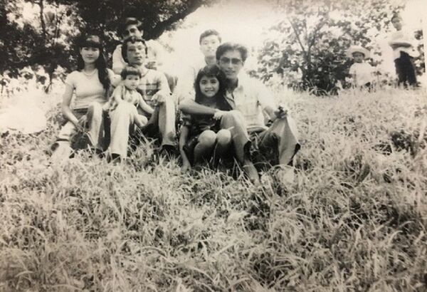 Những bức ảnh tư liệu về ông Ri bên gia đình thầy Chính - Sputnik Việt Nam