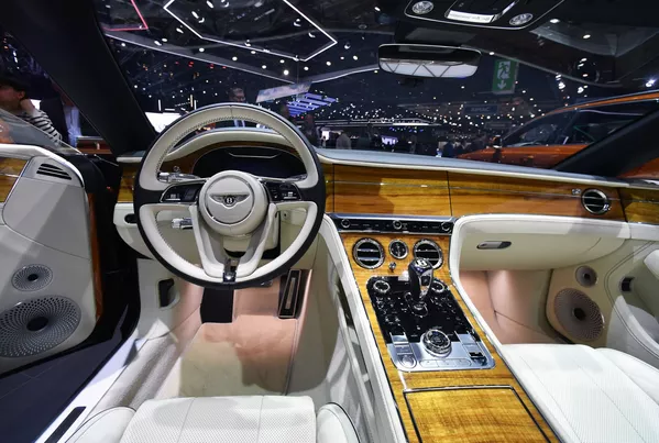Salon trong xe Bentley tại Triển lãm ô tô quốc tế Geneva 2019 Salon trong xe Bentley tại Triển lãm ô tô quốc tế Geneva 2019 - Sputnik Việt Nam