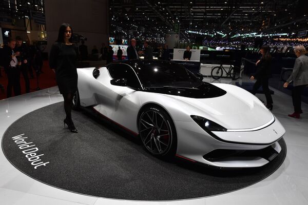 Siêu xe Pininfarina Battista Hypercar tại Triển lãm ô tô quốc tế Geneva 2019 - Sputnik Việt Nam